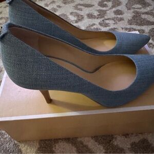 Michael Kors Elegant Washed Denim Women's Flex Mid Pump
